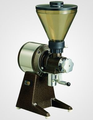 КОФЕМОЛКА SANTOS 01PS КОРИЧНЕВАЯ С ДЕРЖАТЕЛЕМ ПАКЕТА